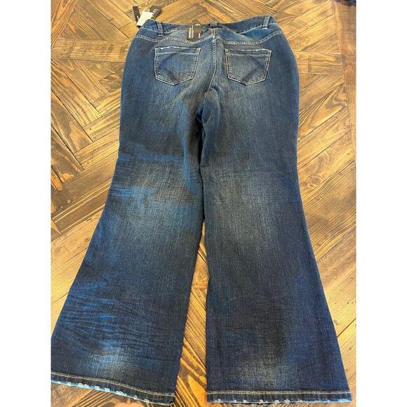 Lane Bryant Distinctly Boot Jeans Womens 16P Blue Petite Stretch Comfy Western - Picture 4 of 12